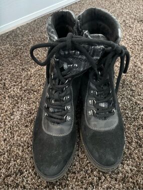 Earth Origins Black Lace-Up Suede Ankle Boots